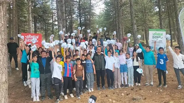 Beyşehir'de öğrencilerden ormanda temizlik seferberliği