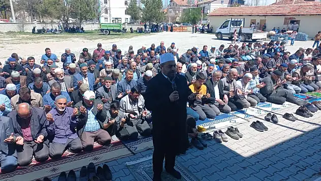 Beyşehirliler yağmur ve şükür duasına çıktı