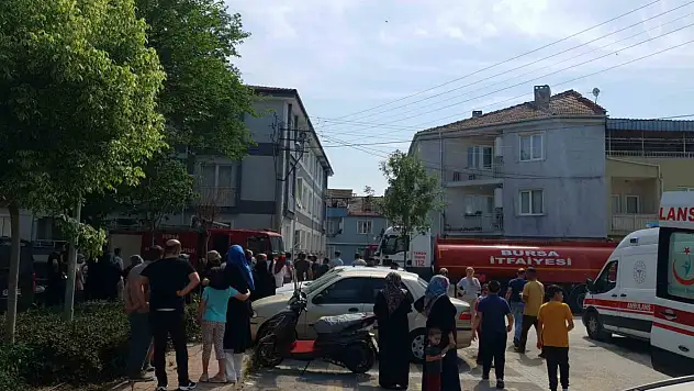Bina yangınında 3 kişi dumandan etkilendi