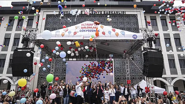 Binlerce kişi kanseri yenen Ali Asaf için balon uçurdu!