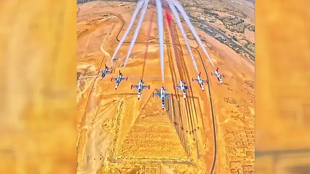 Binlerce yıllık piramitlere Türk Yıldızları damgası