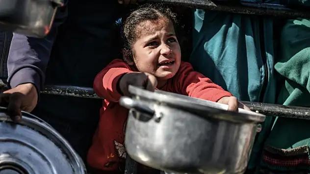 Bir bebek daha beslenme ve ilaç sıkıntısı nedeniyle hayatını kaybetti