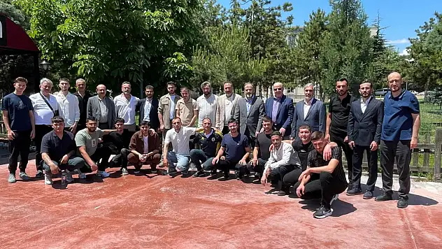 Bir kararla değişen hayatlar Konya'da konuşuldu