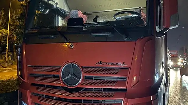 Bir tır dorsesinde 8 ton midye ele geçirildi