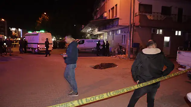 Boşanma aşamasındaki eş'e 6 kurşun