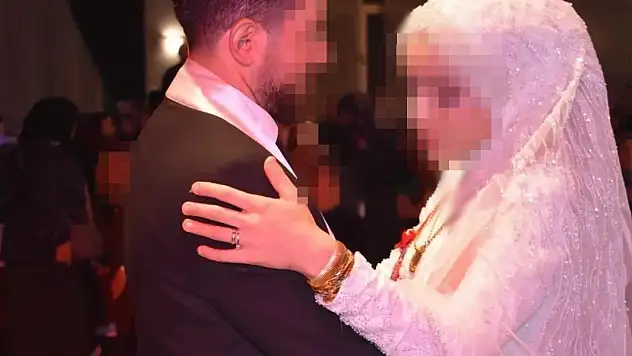 Boşanma aşamasındaki eşe şok suçlama: Takıları bozdurup sevgilisine düğün yaptı
