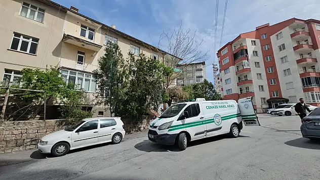 Böyle evlat olmaz olsun miras için babasını katletti