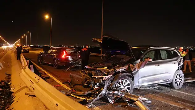 Bu ilde 7 araç kaza yaptı! Ortalık film sahnelerini aratmadı!