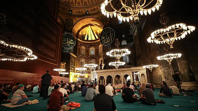 Bugün Mevlid Kandili 