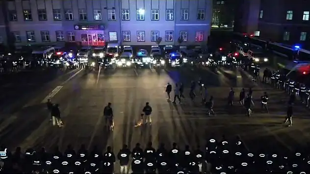 Bursa'da gerçekleştirilen şafak operasyonunda 98 kişi tutuklandı