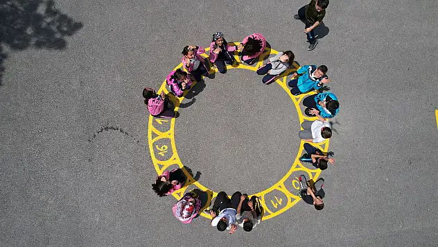 Büyükşehir 290 okulda oyun alanları oluşturdu