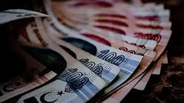 Çalışanlar merakla bekliyor Asgari ücrete yılda 2. kez zam olacak mı?