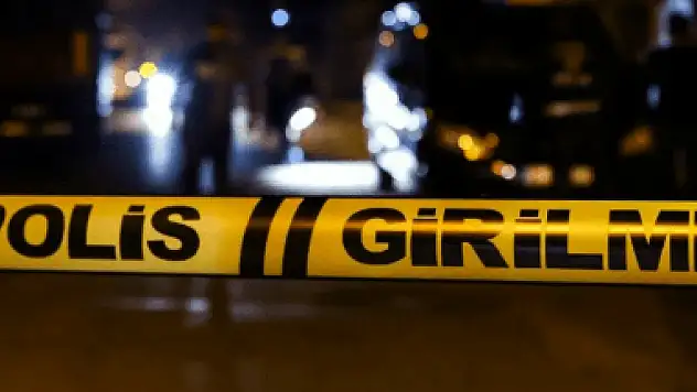 Çatı saçağı altında kalan işçi feci şekilde can verdi!