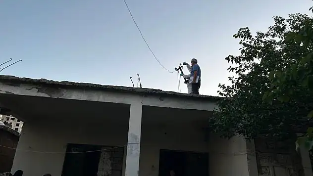 Çatıda oyun oynayan çocuk elektrik akımına kapıldı