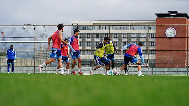 Çaykur Rizespor'da Trabzonspor mesaisi başladı