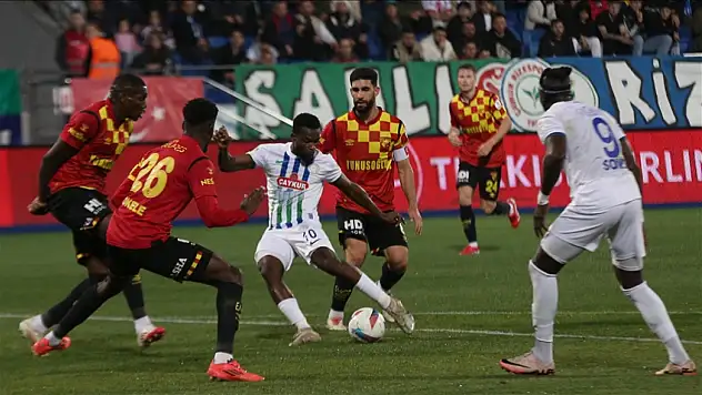 Çaykur Rizespor gol şovuyla ligde kalmayı garantiledi