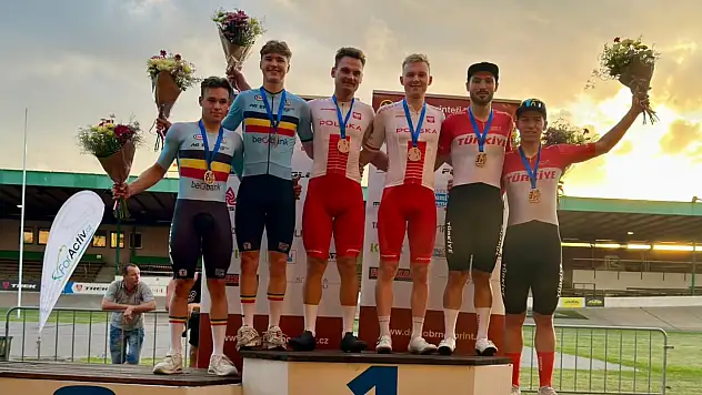 Çekya'da pedala basan Konya Büyükşehirli milliler madalyaya doymadı