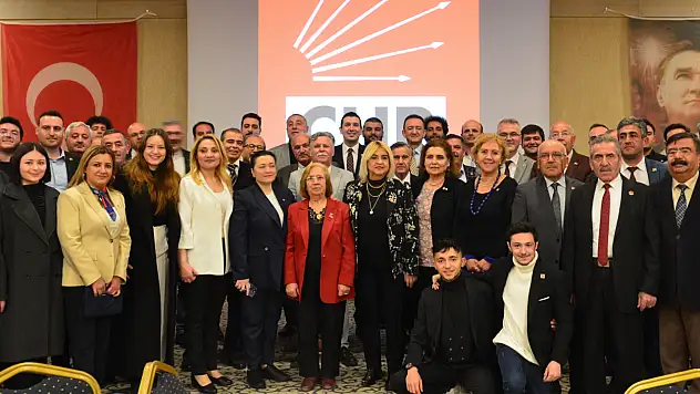 CHP iftarda, ilçe yönetimleriyle belediye başkan adaylarını buluşturdu 