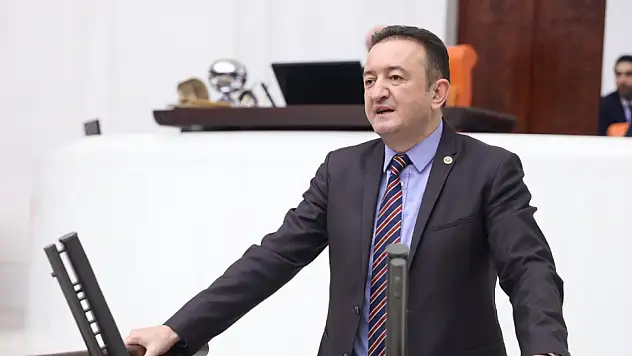 CHP'li Bektaş'tan otomobil vergilerine tepki: 'Bu adaletsizlik derhal giderilmeli'
