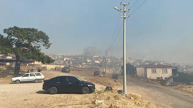 Çıkan orman yangınına müdahale sürüyor