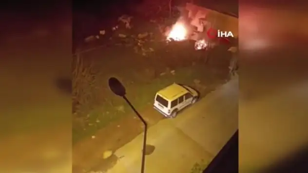 Cinnet getirip evini ateşe veren şahıs itfaiyeye engel olmaya çalıştı