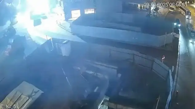 Çöken binanın yıkılma anı ortaya çıktı