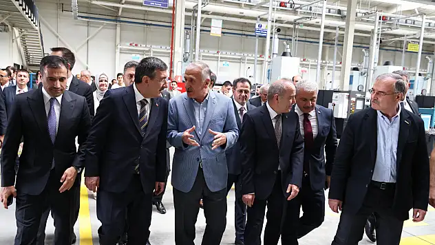 Cumhurbaşkanı Yardımcısı Cevdet Yılmaz, Konya sanayicileriyle bir araya geldi