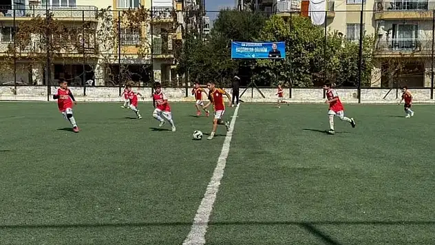 Cumhuriyet coşkusu sahaya taşındı