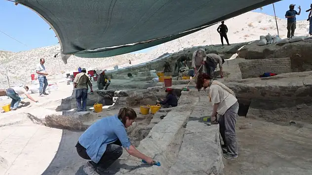 Çumra'da bulunan Türkmenkarahöyük'te kazı çalışmaları devam ediyor