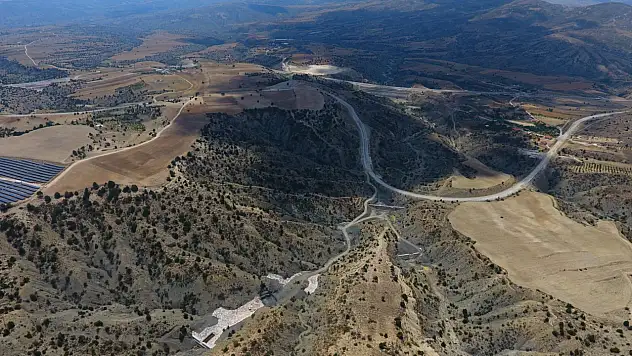 Dağda mahsur kalan jeoloji mühendisleri için Konya'dan helikopter havalandı