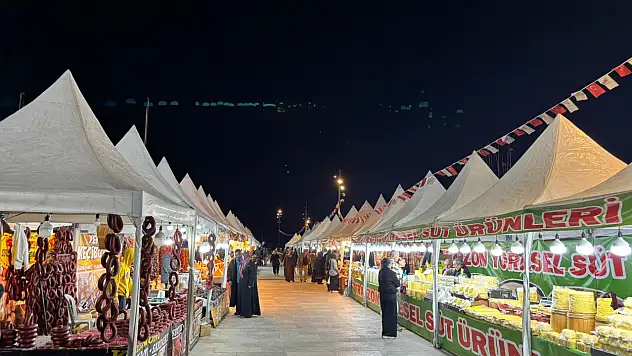 Damak çatlatan yöresel lezzetler Gastronomi ve Yeni Yıl Festivali'nde