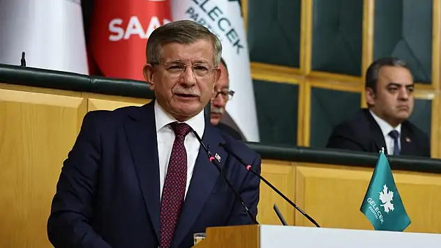 Davutoğlu'ndan hükümete sert eleştiri: 'plana sadık kalınıyor'
