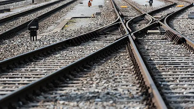 Demir yolunda korkunç kaza! 1 işçi yaşamını yitirdi