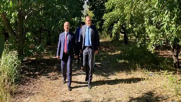 Demonstrasyon Bahçesinde İncelemelerde Bulundu