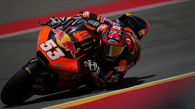 Deniz Öncü'den tarihi zafer: Moto2'de Türkiye'ye ilk birincilik