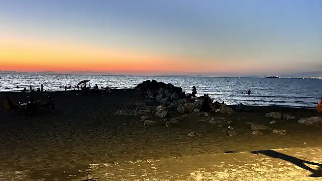 Denize atlamak isterken kayalıklara çakıldı