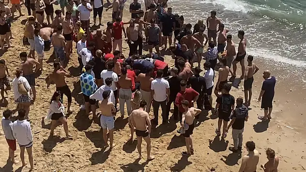 Denize giren 4 kişi boğulma tehlikesi geçirdi: 1'i aranıyor