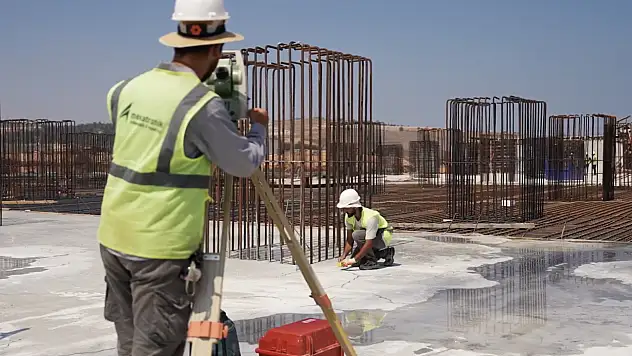 Depreme dayanıklı devlet hastanesinin inşası sürüyor