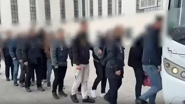 Dev siber suç operasyonunda 360 gözaltı: Müstehcen çocuk içerikleri bile barındırmışlar!