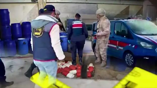 Dev uyuşturucu operasyonu:  1 ton 625 kg madde ele geçirildi!