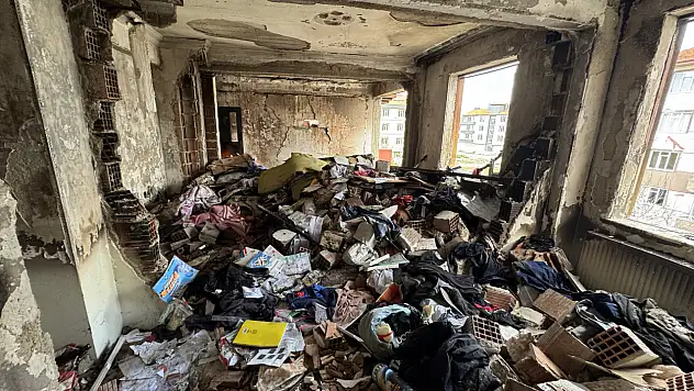 Doğal gaz kaynaklı patlamanın yaşandığı binanın sakinleri yaşananları anlattı