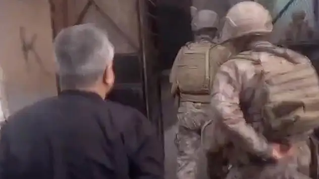 Dolandırıcılık operasyonunda 17 kişi tutuklandı!