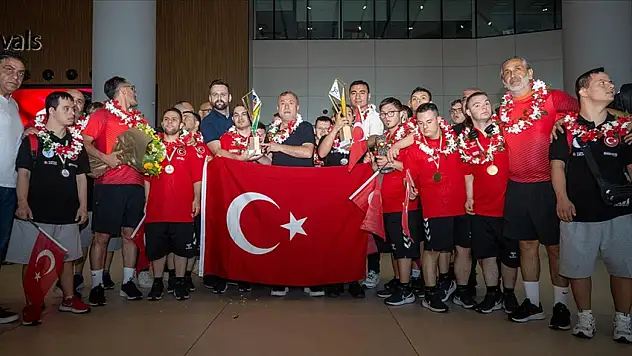 Down Sendromlu Milli sporculardan Avrupa'da büyük başarı