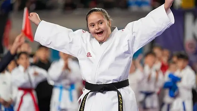 Down Sendromlu Sporcu Ayşegül Reyyan Şimşek'ten Büyük Başarı