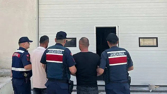 Düğünde havaya ateş açan 2 zanlı tutuklandı