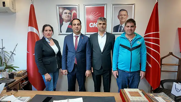 Dünya Görmeyenler Derneği'nden CHP İl Başkanı Türktaş'a 'Hayırlı olsun' ziyareti