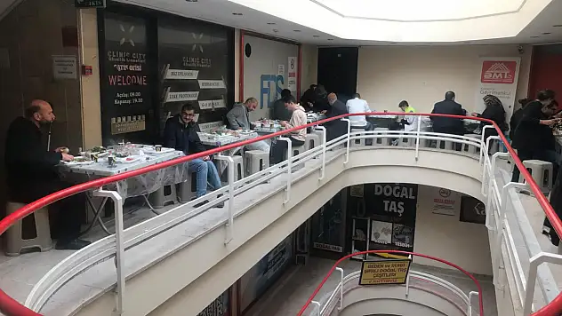 Dünya Görmeyenler Derneği'nden dayanışma kahvaltısı