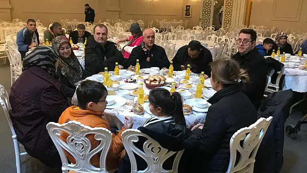 Dünya Görmeyenler Derneği'nden anlamlı iftar buluşması