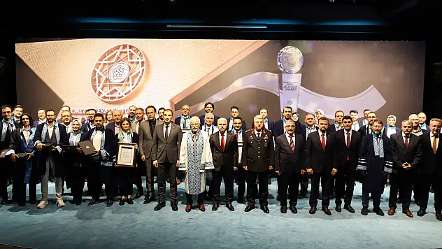Dünya listesine giren akademisyenlere NEÜ'den takdir