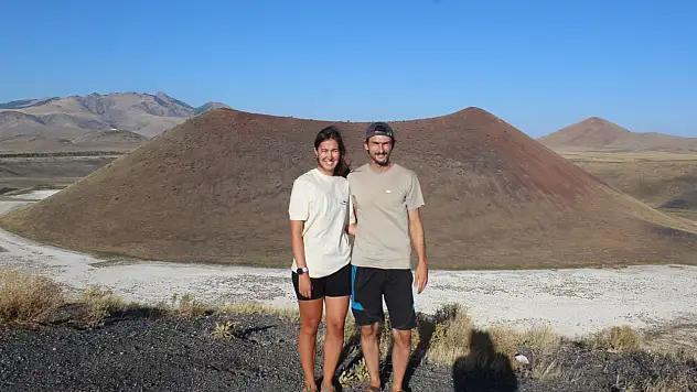 Dünya turuna çıkan İsviçreli çift Meke Gölü'ne ulaştı